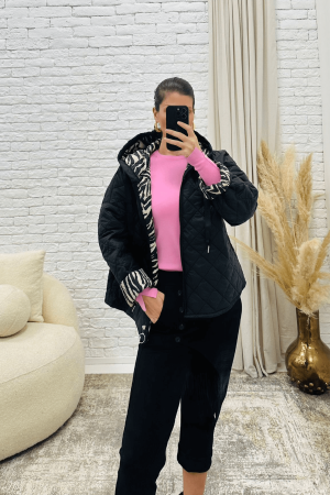 Crna jakna sa kapuljačom