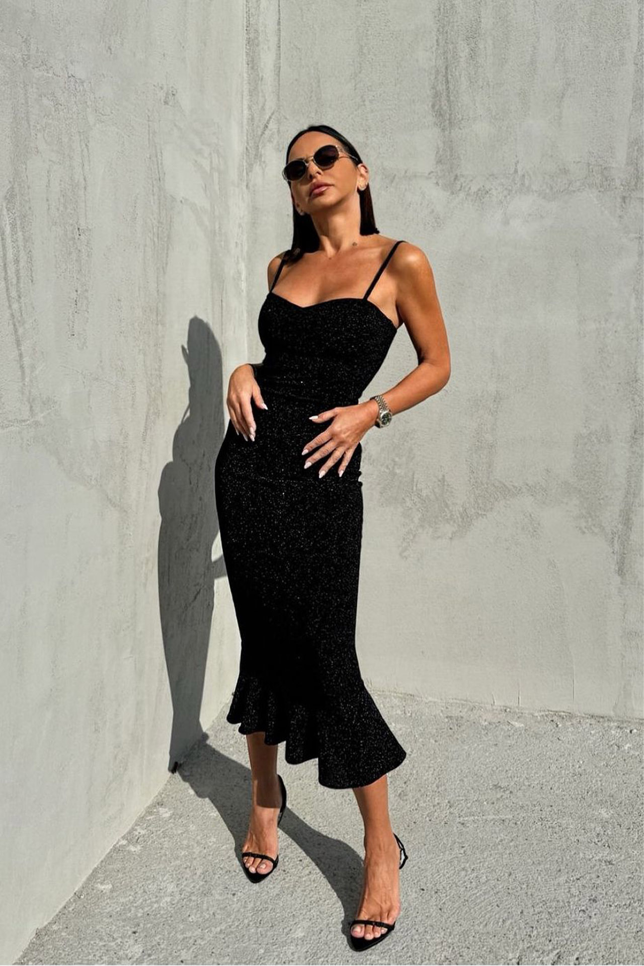 Crna haljina sa šljokicama