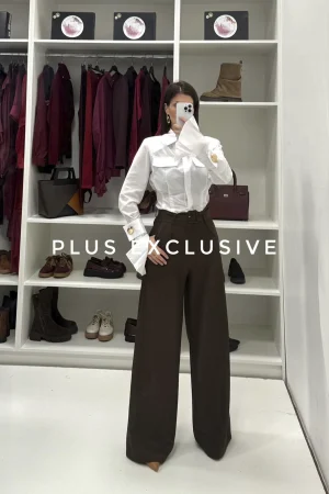 Bela košulja sa širokim manžetnama