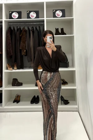 Braon bluza sa naborima