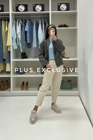 Bež pantalone od tanjeg kepera