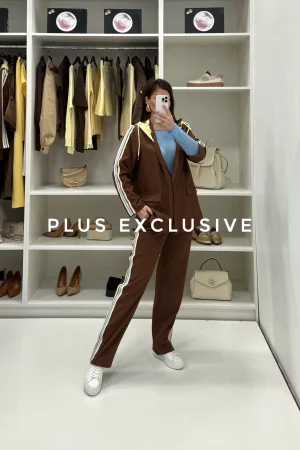 Braon odelo sa kapuljačom