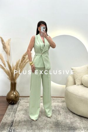 Efektno odelo sa prslukom