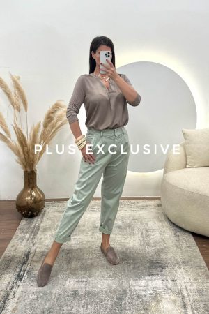 Pantalone od tankog kepera na lastiš