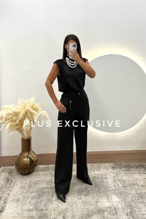 Crne pantalone na preklop
